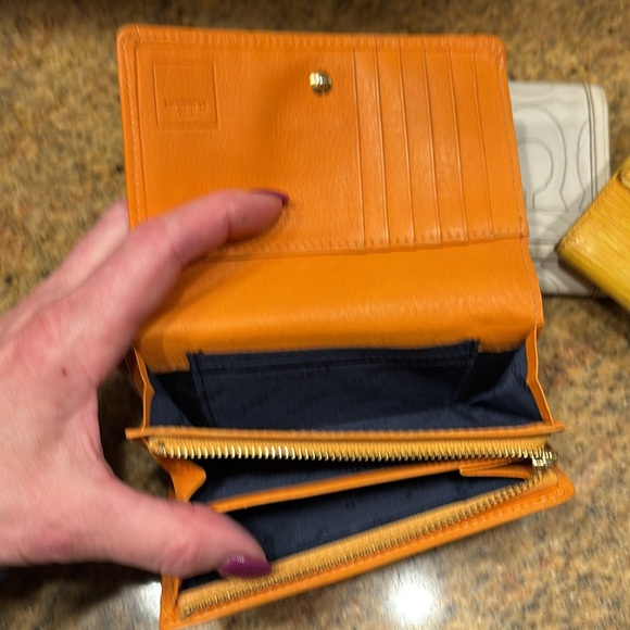 Lot of 4 wallets , LV, Coach, Ungaro, Furla - Picture 10 of 15